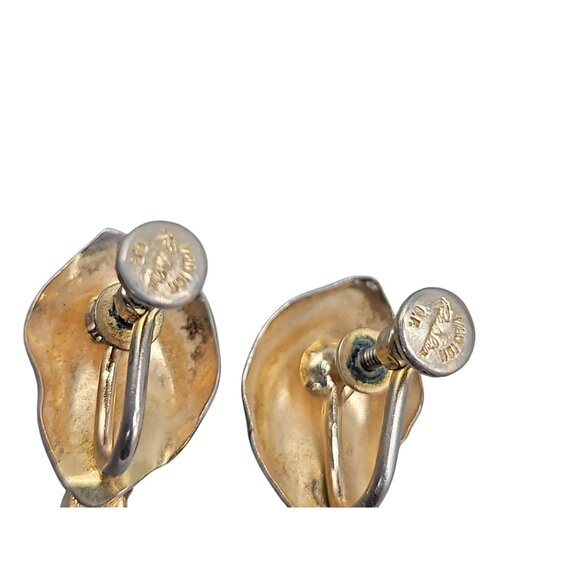 Vintage Richelieu 12KGF Gold Plated Leaf Clip-On Earrings W/ Faux Pearl Accent - Picture 5 of 6